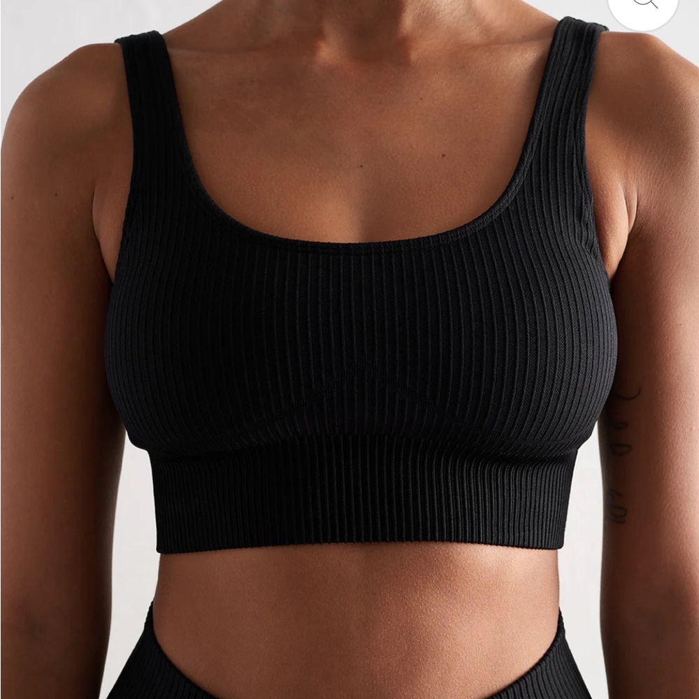 Black Ribbed Seamless Bra